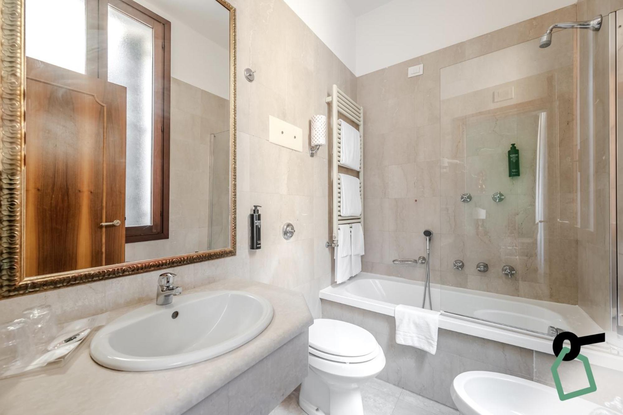 Hotiday Collection - Santa Lucia 4* Venedig